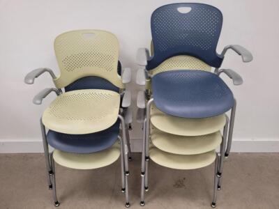 7 x Herman Miller Caper Stapelbare Armstühle