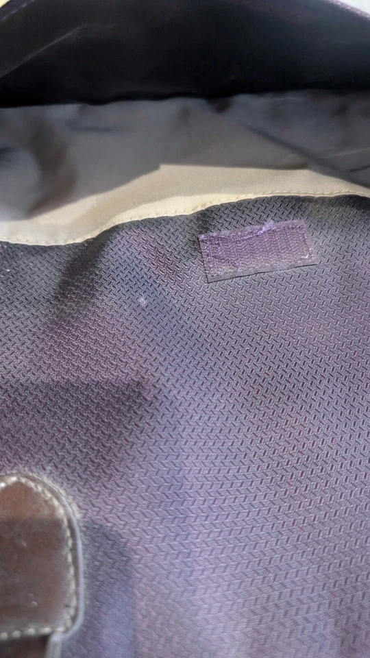 CARTERA GRANDE CHAPS 17" ANCHO X 13" PROFUNDO X 7" ANCHO 3 COMPARTIMENTOS Foto 4 de 4