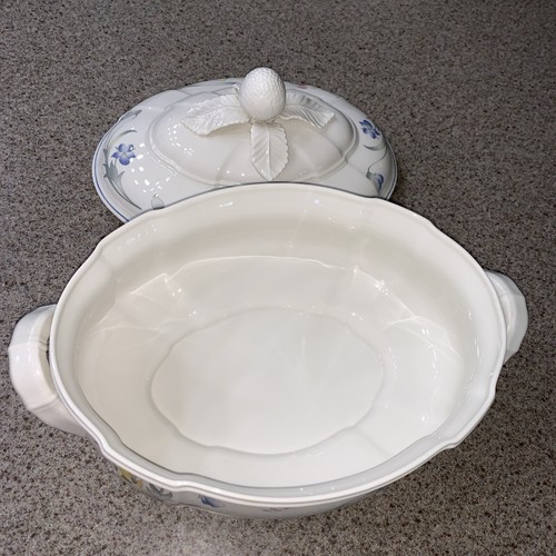 Villeroy & Boch RIVIERA Floral Oval Lidded Soup Tureen NWOT Holds Up To 100 Oz - Picture 7 of 11