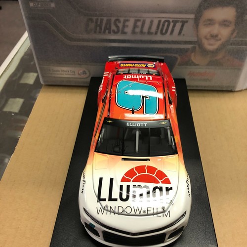 Chase Elliott #9 Llumar 2021 Camaro ZL1 1:24 CX92123LLUCL 1 of 1,236 - Picture 2 of 8