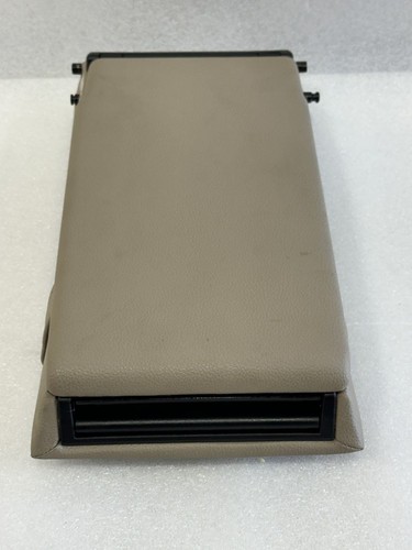 2010 2011 2012 2013 MERCEDES E350 W212 SEDAN REAR CONSOLE CUP HOLDER ALMOND 105