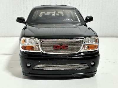 JADA BIGTIME BTK 2002 GMC YUKON DENALI BLACK 1:24 DIECAST MODEL