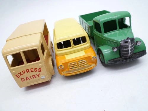 VINTAGE DINKY TOYS COMMERCIAL x3 411 BEDFORD TRUCK / 482 VAN / MILK FLOAT 1950s