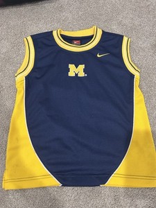 Vintage Look University Of Michigan Basketball YOUTH Jersey Nike Size 6