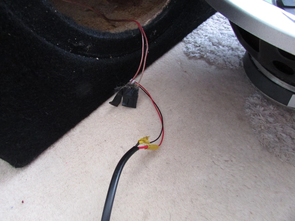 Fusion EN-AB1120 car speaker 360W in carpet box - Image 4 of 4