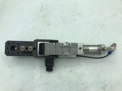 SMC CKZT25-105S-X2797 & Senstronic A126301Q530141   Gebrauchter Spannzylinde...