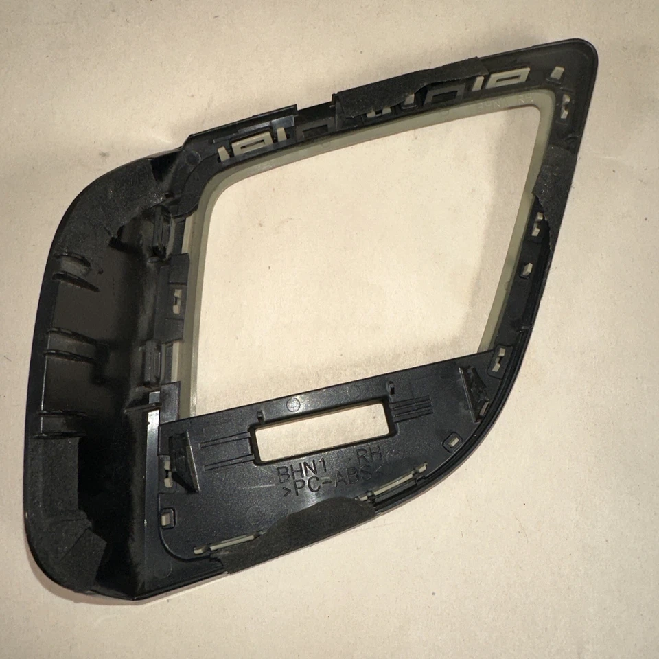 Bisel de tablero derecho BM BHN1 fabricante original Mazda 3 Sport 2014-2016 Foto 3 de 4