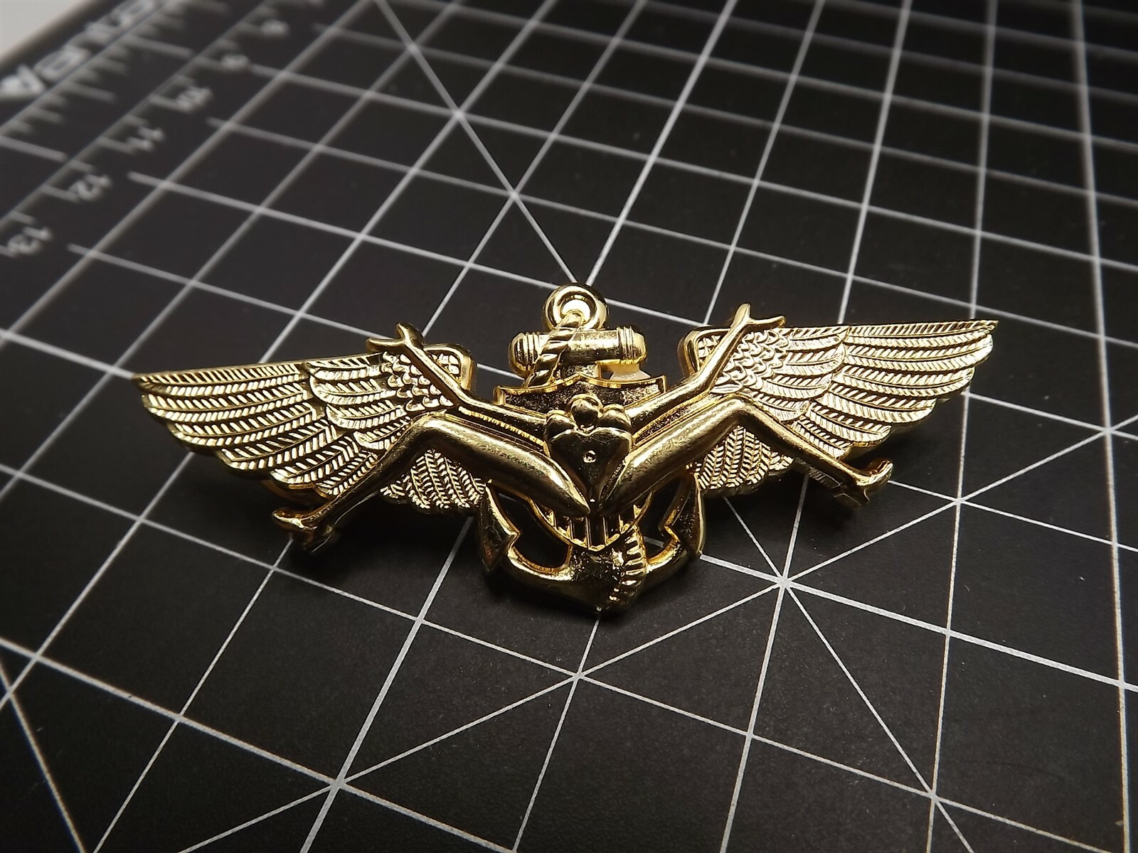BUSH WINGS LAPEL PIN NAVY PILOT BADGE GOLD TONE JUMP WINGS GUARANTEED FOR LIFE eBay