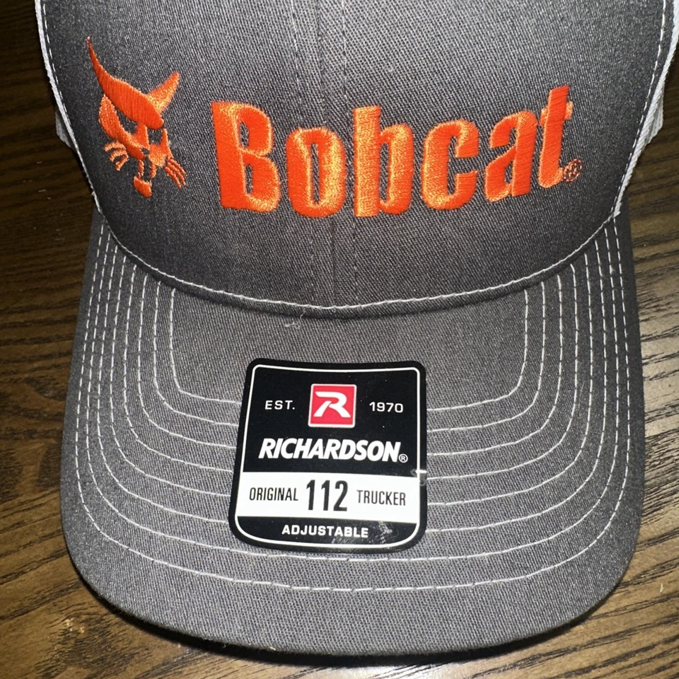 Sombrero Oficial Bobcat Skidsteer Education Adulto Ajustable Color Gris Foto 4 de 4