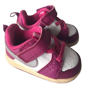 baby pink trainers nike