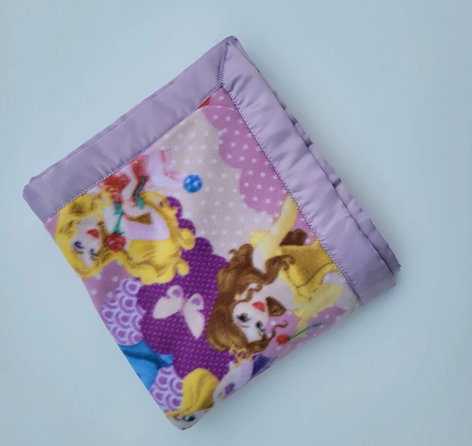 迪士尼公主印花抓绒幼儿毛毯,毯子装订 31 x 53 — 第 2/4 张图片