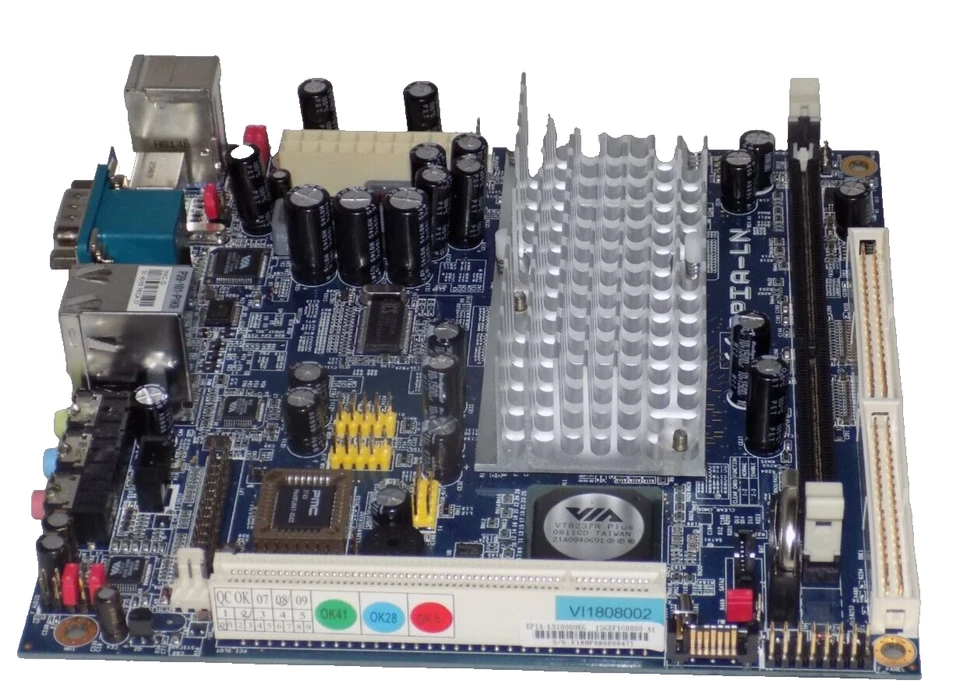 VIA EPIA-LN, EPIA-LN10000EG MINI-ITX placa base C-Pro 2D/3D GRÁFICOS INTEGRADOS Foto 4 de 4