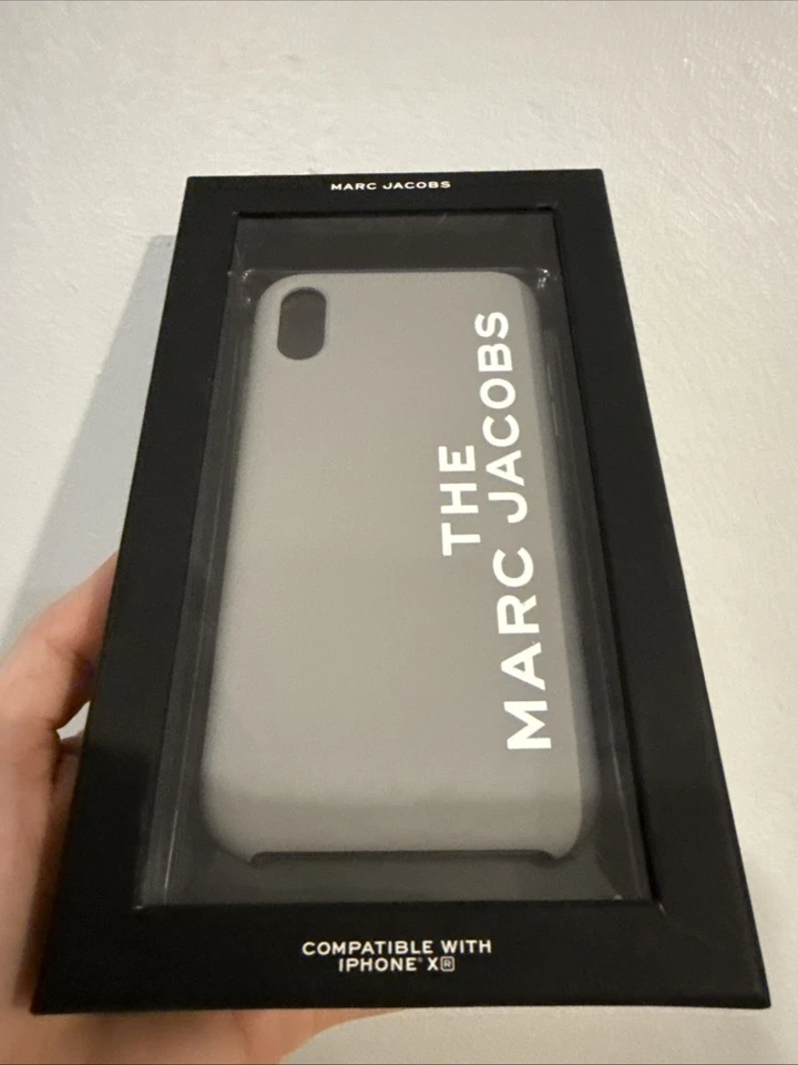 Funda de silicona para teléfono Marc Jacobs X R en gris Foto 2 de 3