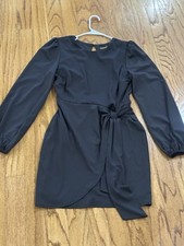 Women’s Dress Medium