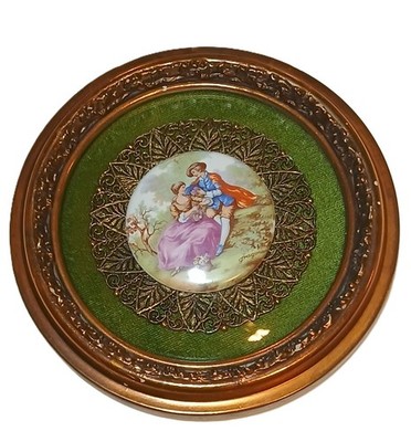 VTG Fragonard Courting Couple Porcelain Cameo Gold Framed Gilted Shadow Box