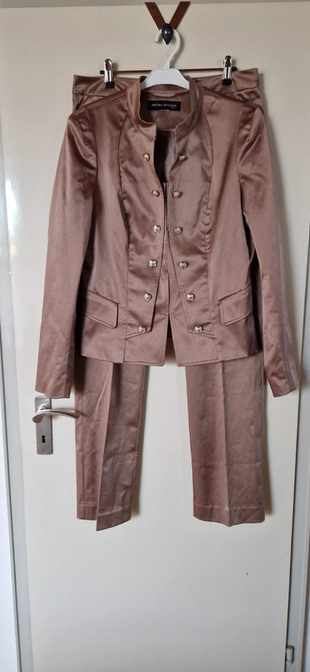 Anzug, Satinstoff Blazer/Hose  Gr.42 edel - Abendmode von Ashley Brooke Event - Bild 1 von 4