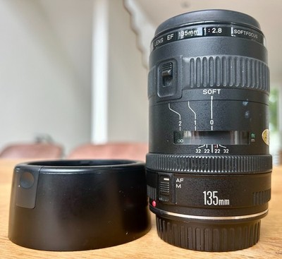 Objektiv Canon EF 135mm 2.8 SF für Canon EOS Kameras, Made in Japan mit japanisc