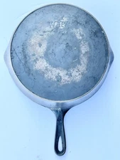 Vintage Wapak #9 Cast Iron Skillet