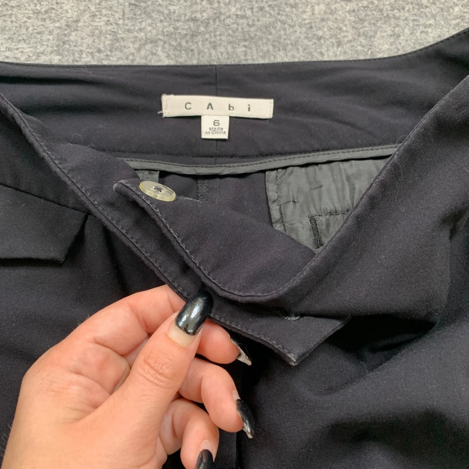 Pantalones Cortos Cabi Para Mujer 6 Negros Tiro Medio Bermudas Solapa Bolsillo Frontal Plano Cremallera Mosca Foto 4 de 4