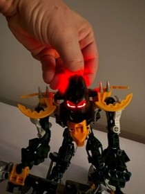 LEGO Bionicle 8625 UMBRA Titan - 100% Complete w/ Box & Manual - ALL LIGHTS WORK