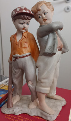 ARPO Zwei Bullies Baseballjungs Curtea de Arges Fine Porcelain Neuwertig OVP