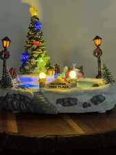 St Nicholas Square Victorian Tree Plaza 2022 Music Motion Lighted Christmas