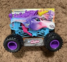 Monster Jam Sparkle Smash 1:24 Die-Cast Monster Truck Official Collector Vehicle