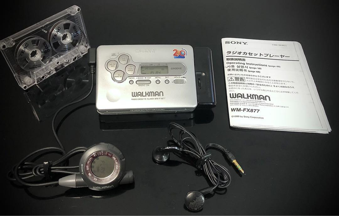 SONY カセットウォークマン WM-FX877 整備品 リモコン付き Sony WM-FX877 Cassette Walkman Silver Color With Remote