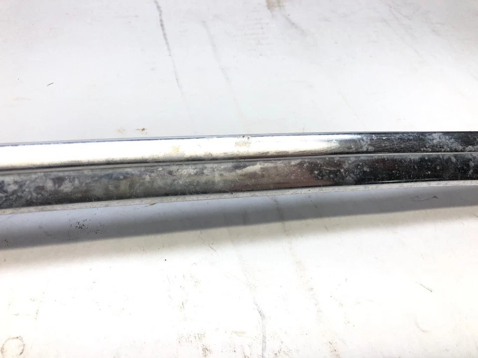 Chevrolet El Camino 1973 moldura cromada delantera izquierda para parabrisas vidrio OEM Foto 4 de 4