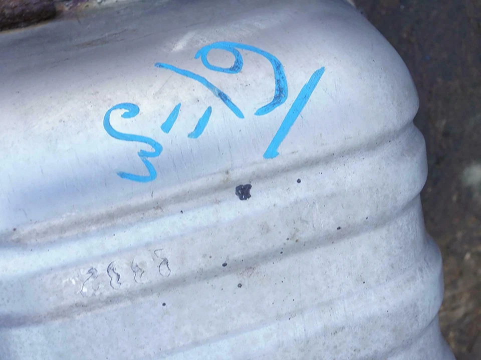 2005 - 2011 Mercedes Benz Slk Class R171 Exhaust Muffler Left Driver Side Rear Foto 3 de 4