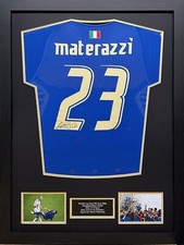 FRAMED WORLD CUP WINNER MARCO MATERAZZI SIGNED ITALY FOOTBALL SHIRT PROOF & COA
