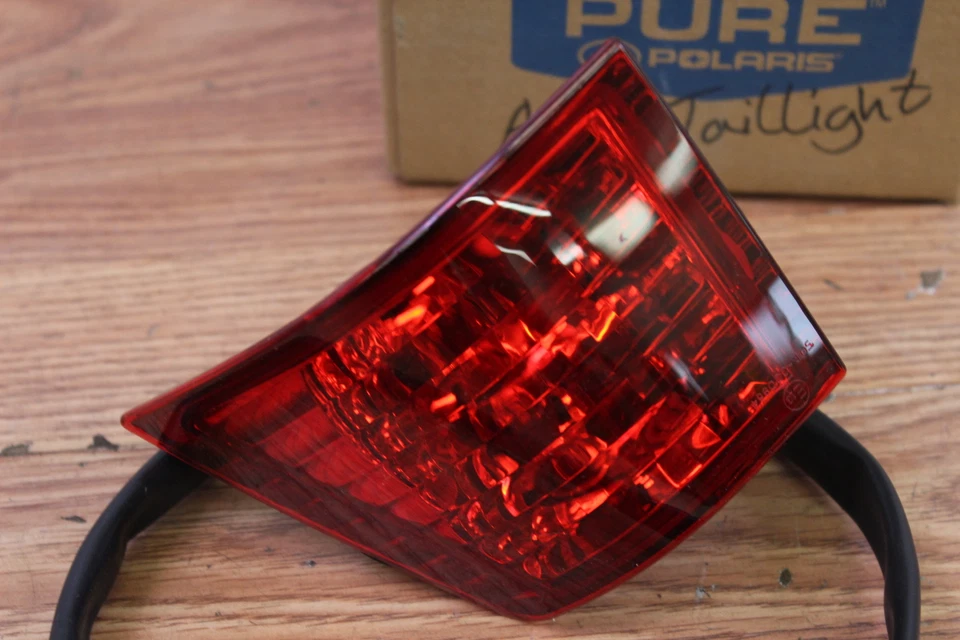 Polaris ATP 330/500 2004 luz trasera/luz de freno trasera OEM NOS Foto 3 de 4