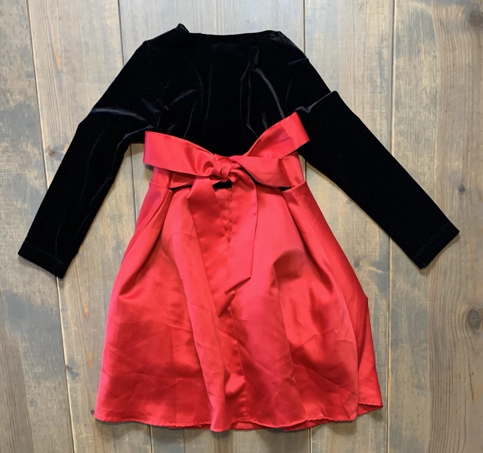 Rare Editions Girl's Long Sleeve Black Velour Red Party Holiday Dress Size: 5 - Image 4 of 4
