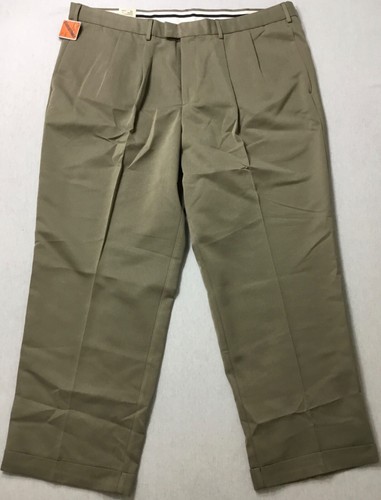 Dockers Men's 30” Khaki Pants Stain Defender Pleated & Cuffed 405228324 Size 42
