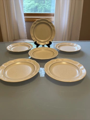 Set of 6 Vintage Pfaltzgraff Heirloom 7.25” Salad Dessert Plates READ