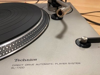 Technics SL-1700 Turntable Record Player Tested Working No Stylus