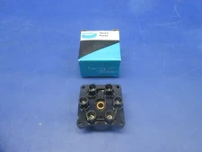 Bendix Distributor Cap Block P/N 10-391412 NOS (0525-981)
