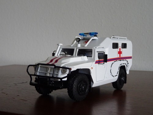 1/43 Russian GAZ BMA Tiger military armored ambulance handmade - Picture 3 of 4