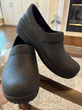 Crocs Neria Pro II Womens Size 8 Black Shoes Slip On Clogs Comfort Nurse