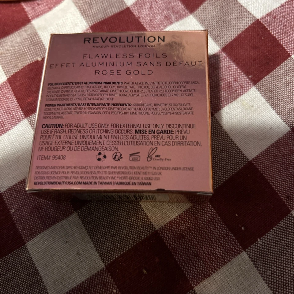 Revolution Flawless Foils Metallic Eyeshadow & Primer Set "ROSE GOLD” - NIB - Image 2 of 3