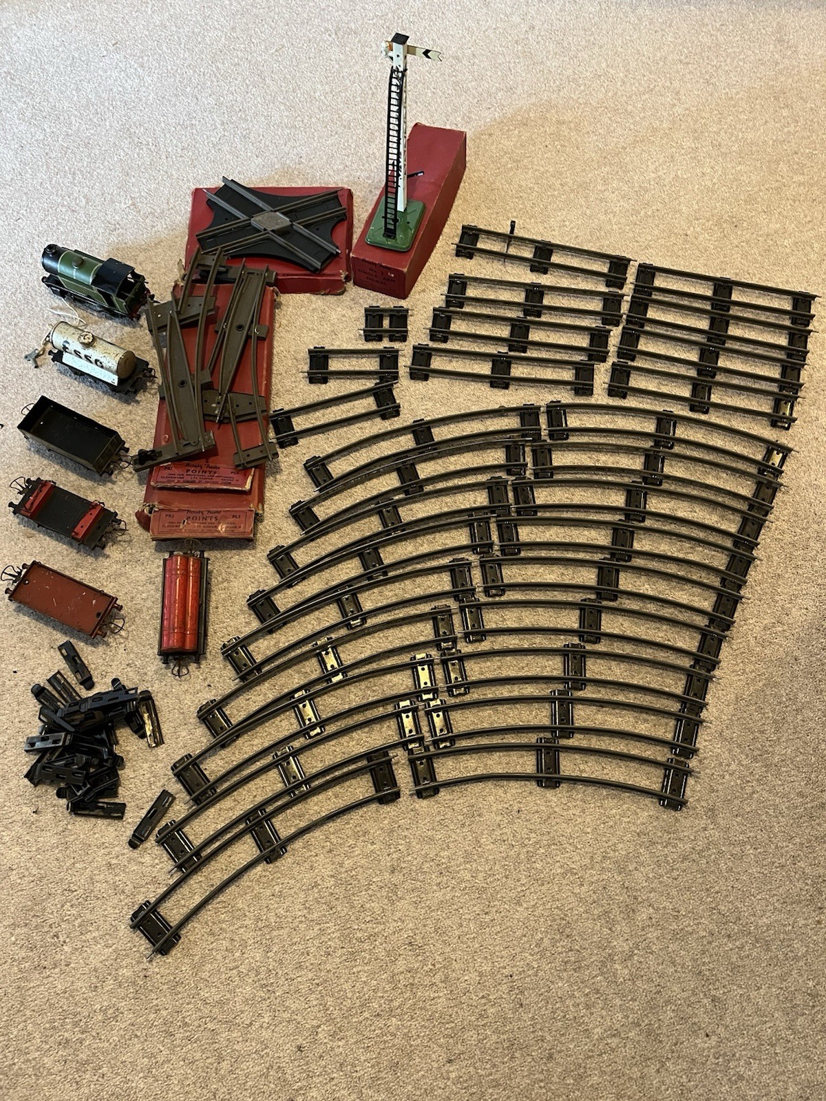 Hornby Gauge 0 Clockwork - Assorted Set