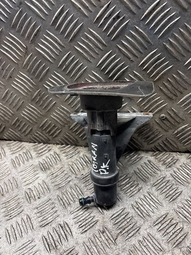 Headlight washer spray nozzle