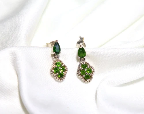 BEAUTIFUL Gemporia Silver 925 Green Tsavorite Garnet Drop EARRINGS - 2 Grams