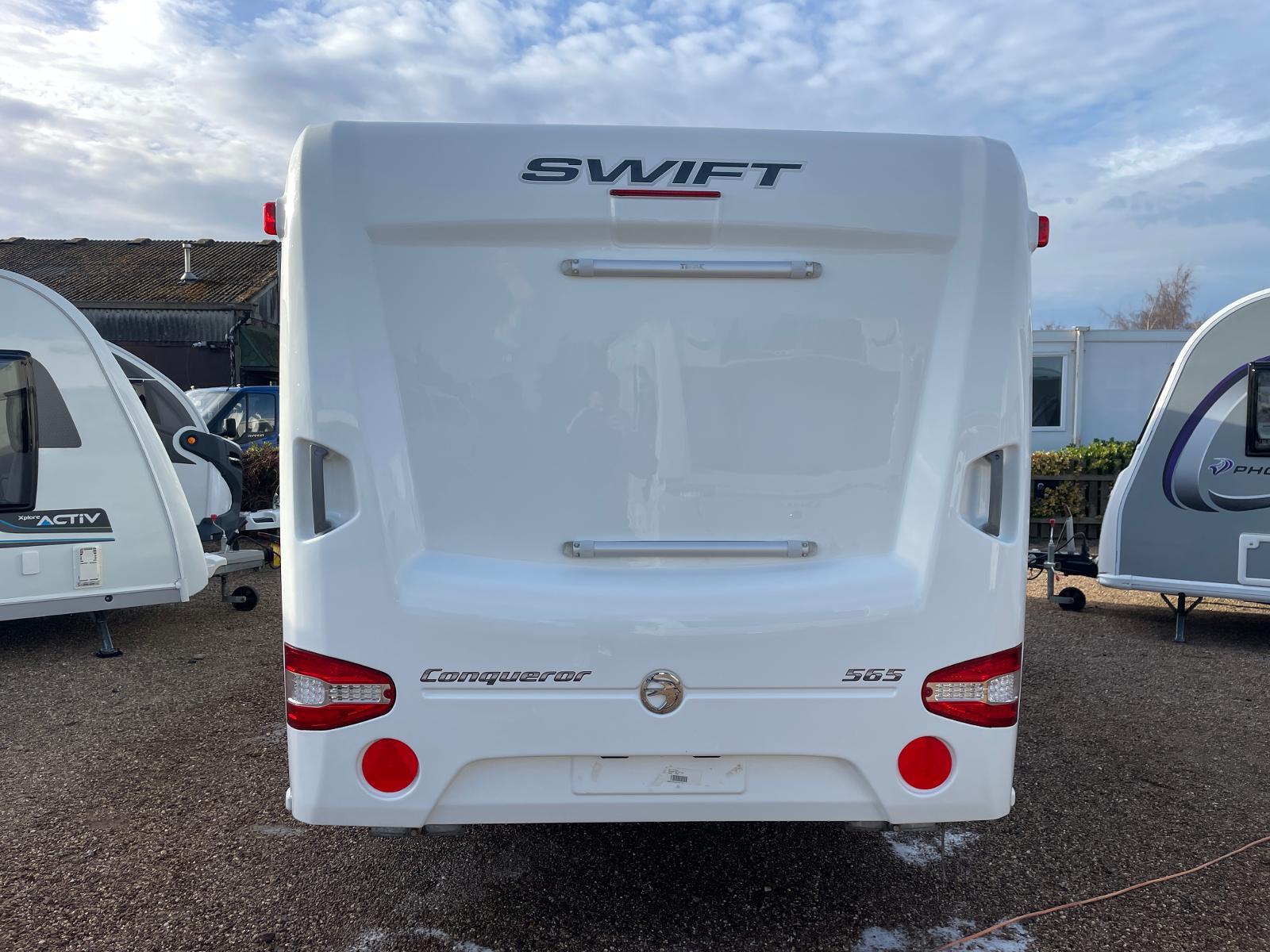 2016 SWIFT CONQUEROR 565 4 BERTH TOURING CARAVAN FIXED SINGLE BEDS