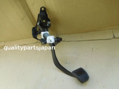 掛軸 187 Toyota Chaser JZX100 RHD Clutch Pedal Assembly Genuine OEM
