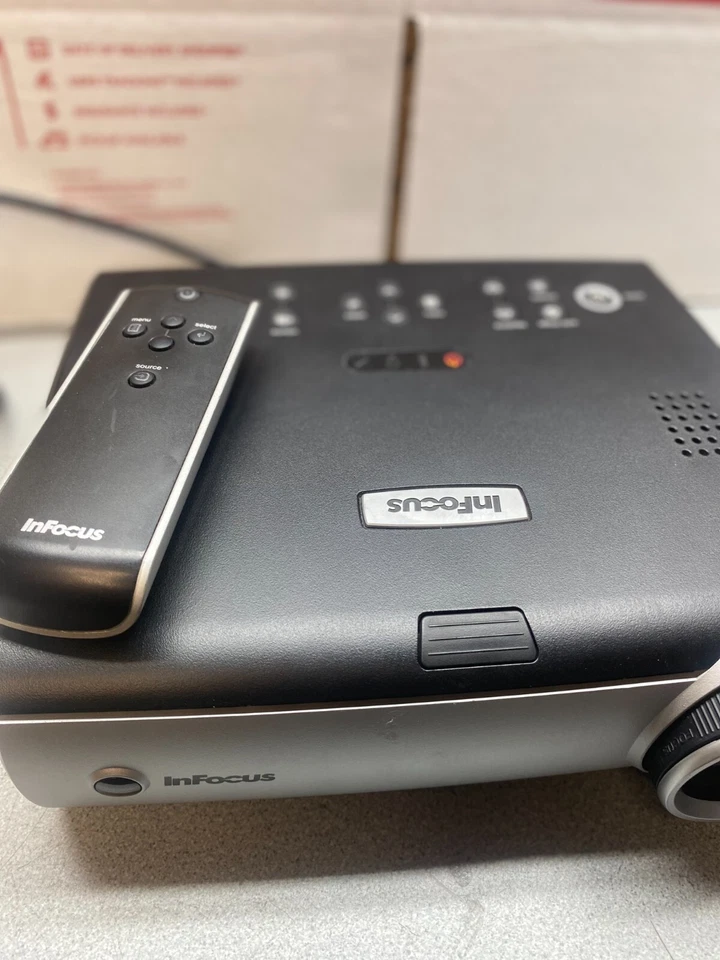 Infocus IN34EP 2500 Lumens 1024 x 768 DLP Projector W/ Lamp *Tested* - Image 4 of 4