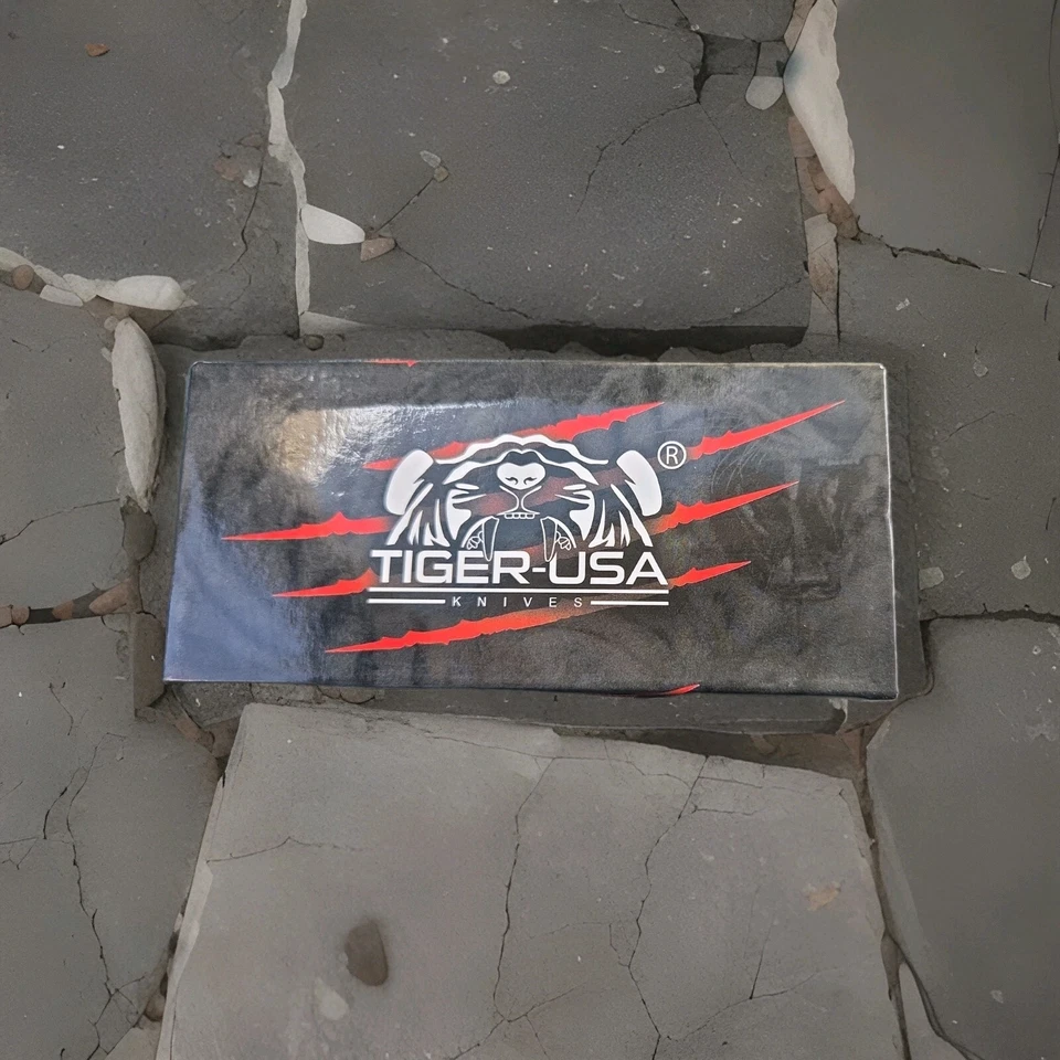 Cuchillo táctico para acampar y cuchillo EDCK 8" rosa y azul Karambit asistido por resorte Foto 3 de 3