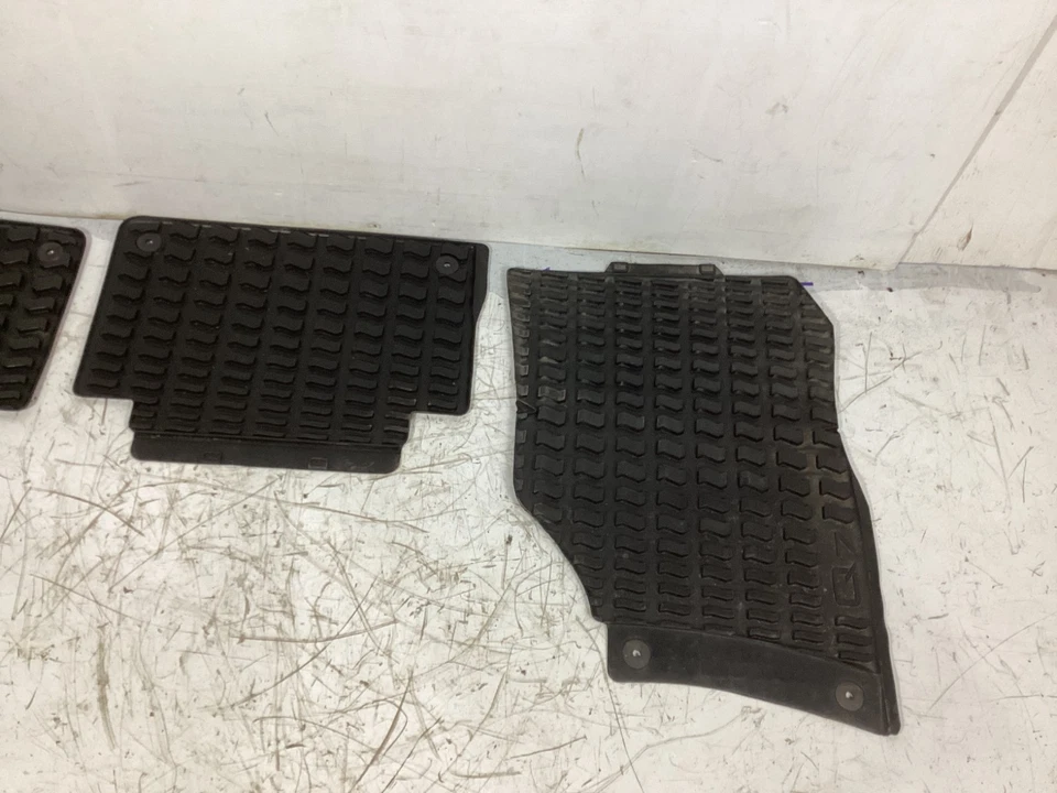 Juego de 3 alfombrillas de goma para todo tipo de clima Audi Q7 2007-2015 4L1061501, 4L1061221 OEM Foto 4 de 4