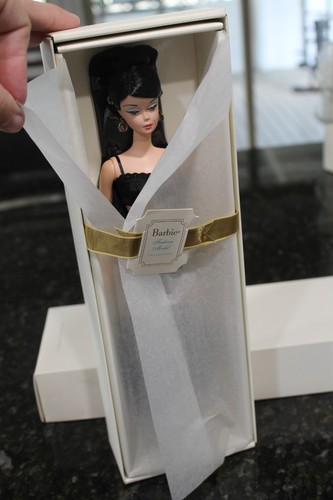 SILKSTONE BARBIE PUPPE DESSOUS #3 Raven LE 2000 LIMITED EDITION NRFB - Bild 3 von 8