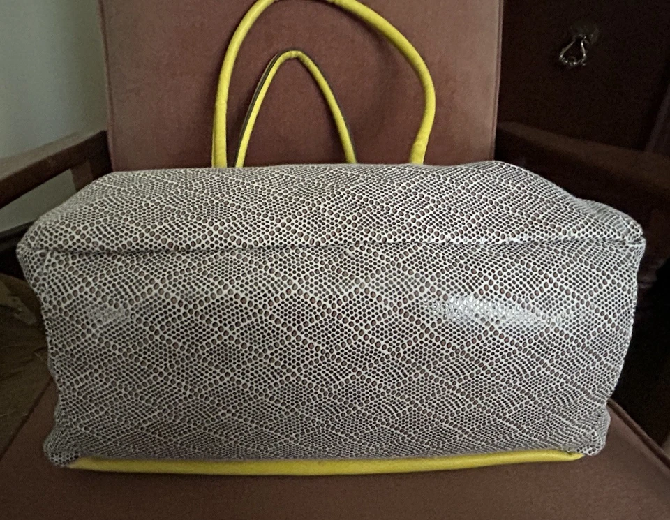 Bolso de Hombro Kathy Van Zeeland Dorado Imitación Cocodrilo Cuero Vegano Metálico Tachuelas Glamour Foto 3 de 4